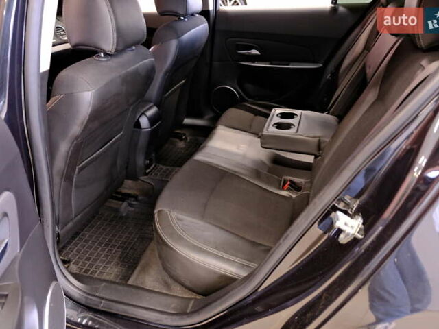 Черный Шевроле Круз, объемом двигателя 1.4 л и пробегом 65 тыс. км за 9500 $, фото 30 на Automoto.ua