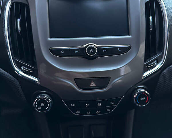 Черный Шевроле Круз, объемом двигателя 1.4 л и пробегом 186 тыс. км за 8400 $, фото 28 на Automoto.ua