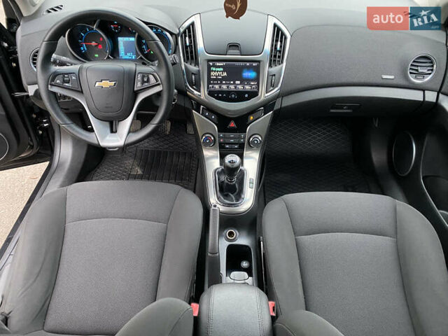 Черный Шевроле Круз, объемом двигателя 1.4 л и пробегом 230 тыс. км за 6550 $, фото 39 на Automoto.ua