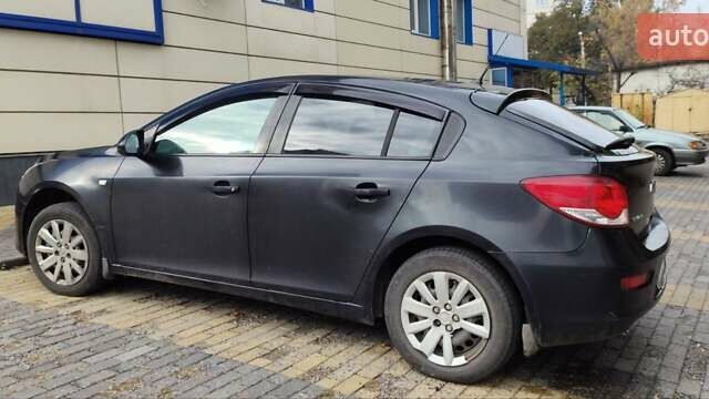Чорний Шевроле Круз, об'ємом двигуна 1.8 л та пробігом 221 тис. км за 5900 $, фото 3 на Automoto.ua