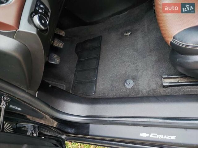Черный Шевроле Круз, объемом двигателя 1.69 л и пробегом 208 тыс. км за 7400 $, фото 10 на Automoto.ua