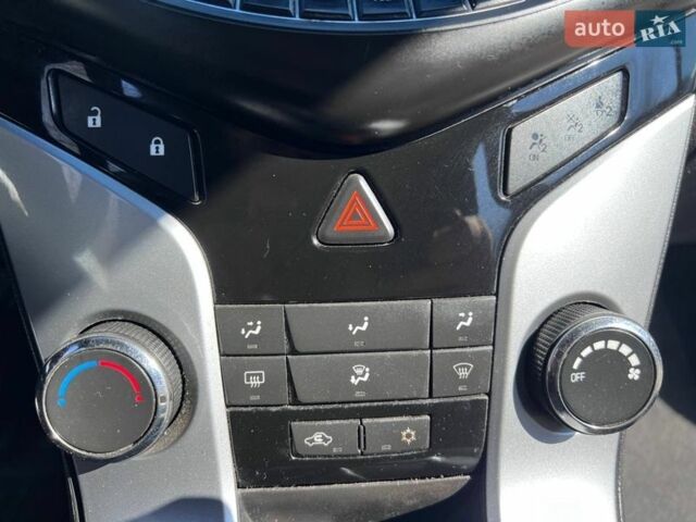 Черный Шевроле Круз, объемом двигателя 1.69 л и пробегом 160 тыс. км за 6600 $, фото 12 на Automoto.ua