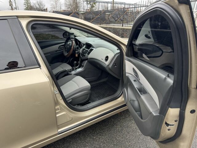 Коричневый Шевроле Круз, объемом двигателя 1.6 л и пробегом 165 тыс. км за 5200 $, фото 8 на Automoto.ua