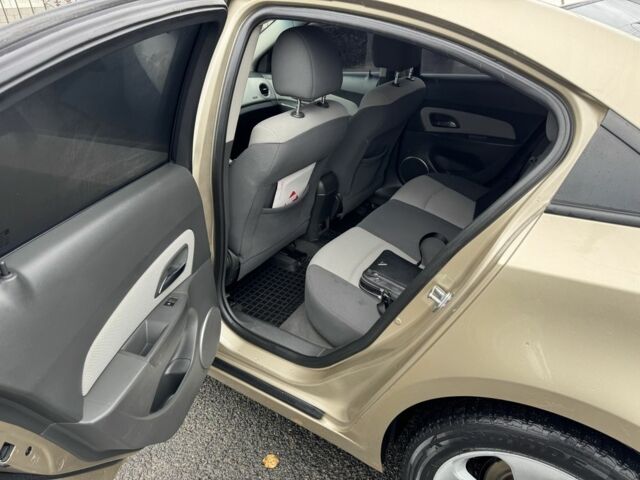 Коричневый Шевроле Круз, объемом двигателя 1.6 л и пробегом 165 тыс. км за 5200 $, фото 11 на Automoto.ua