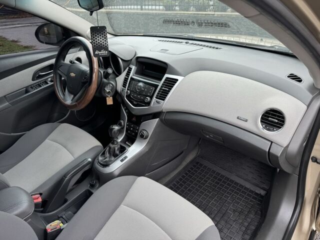 Коричневый Шевроле Круз, объемом двигателя 1.6 л и пробегом 165 тыс. км за 5200 $, фото 9 на Automoto.ua