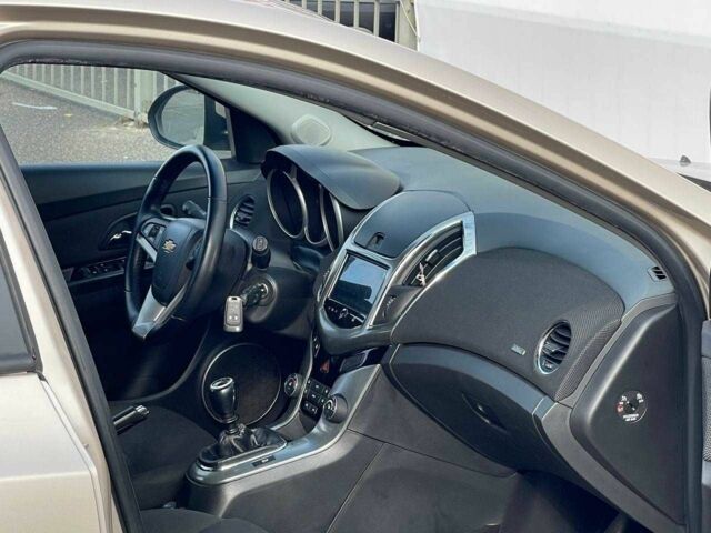 Коричневий Шевроле Круз, об'ємом двигуна 0 л та пробігом 320 тис. км за 5999 $, фото 7 на Automoto.ua