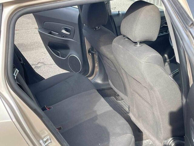 Коричневий Шевроле Круз, об'ємом двигуна 0 л та пробігом 320 тис. км за 5999 $, фото 8 на Automoto.ua