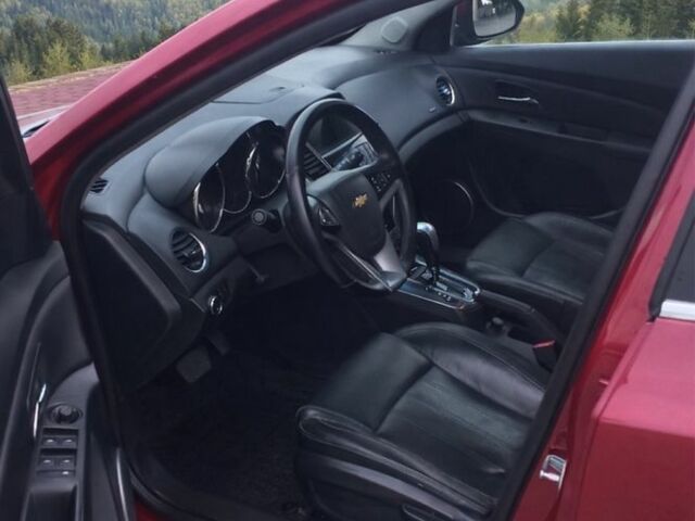 Красный Шевроле Круз, объемом двигателя 1.8 л и пробегом 156 тыс. км за 8000 $, фото 3 на Automoto.ua