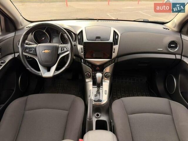 Червоний Шевроле Круз, об'ємом двигуна 1.8 л та пробігом 135 тис. км за 7550 $, фото 24 на Automoto.ua