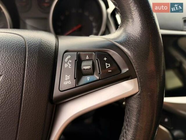 Червоний Шевроле Круз, об'ємом двигуна 1.8 л та пробігом 135 тис. км за 7550 $, фото 23 на Automoto.ua