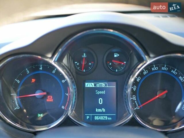 Красный Шевроле Круз, объемом двигателя 1.8 л и пробегом 65 тыс. км за 8500 $, фото 7 на Automoto.ua