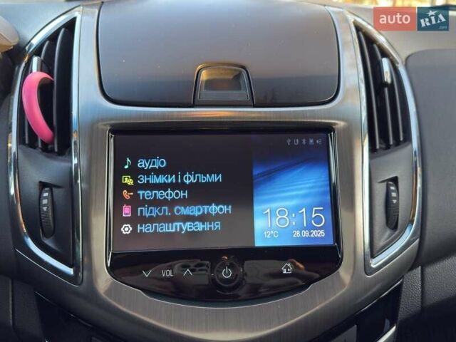 Красный Шевроле Круз, объемом двигателя 1.8 л и пробегом 65 тыс. км за 8500 $, фото 11 на Automoto.ua