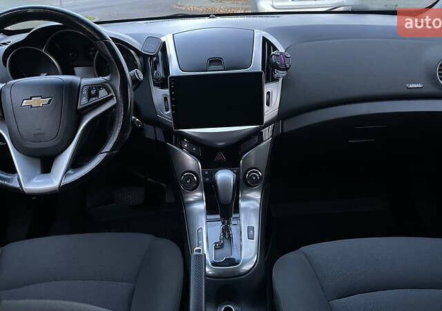 Красный Шевроле Круз, объемом двигателя 1.8 л и пробегом 135 тыс. км за 7300 $, фото 7 на Automoto.ua