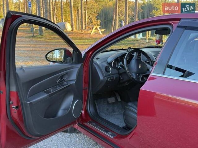 Красный Шевроле Круз, объемом двигателя 1.8 л и пробегом 65 тыс. км за 8500 $, фото 3 на Automoto.ua