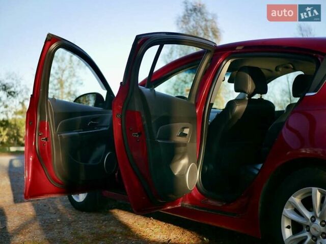 Красный Шевроле Круз, объемом двигателя 1.8 л и пробегом 65 тыс. км за 8500 $, фото 10 на Automoto.ua