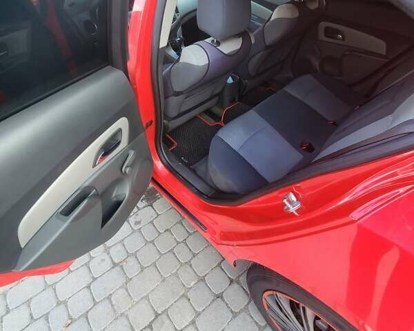 Червоний Шевроле Круз, об'ємом двигуна 1.6 л та пробігом 240 тис. км за 6300 $, фото 13 на Automoto.ua