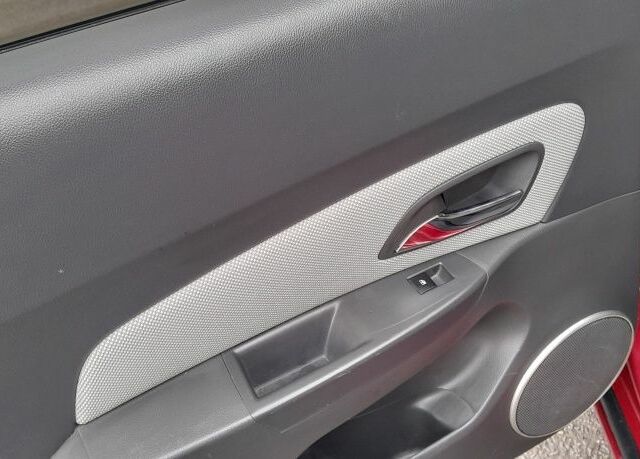 Червоний Шевроле Круз, об'ємом двигуна 1.6 л та пробігом 202 тис. км за 6500 $, фото 7 на Automoto.ua