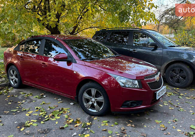 Красный Шевроле Круз, объемом двигателя 1.8 л и пробегом 130 тыс. км за 6700 $, фото 6 на Automoto.ua