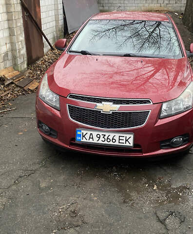 Красный Шевроле Круз, объемом двигателя 1.6 л и пробегом 260 тыс. км за 5500 $, фото 4 на Automoto.ua
