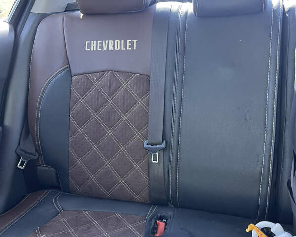 Красный Шевроле Круз, объемом двигателя 1.99 л и пробегом 181 тыс. км за 9000 $, фото 19 на Automoto.ua