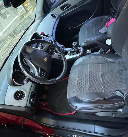 Красный Шевроле Круз, объемом двигателя 1.8 л и пробегом 130 тыс. км за 6700 $, фото 16 на Automoto.ua