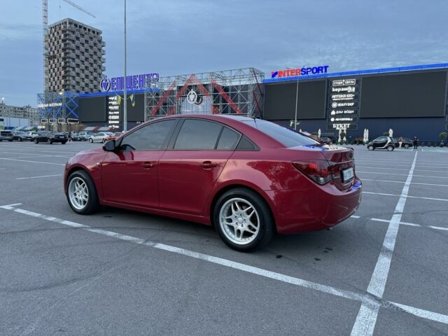 Красный Шевроле Круз, объемом двигателя 1.6 л и пробегом 158 тыс. км за 6000 $, фото 1 на Automoto.ua