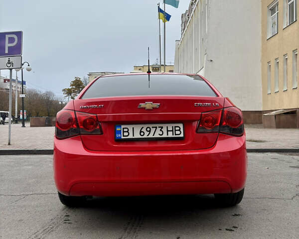 Красный Шевроле Круз, объемом двигателя 1.6 л и пробегом 169 тыс. км за 7600 $, фото 2 на Automoto.ua
