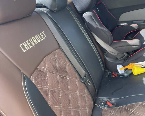 Красный Шевроле Круз, объемом двигателя 1.99 л и пробегом 181 тыс. км за 9000 $, фото 18 на Automoto.ua