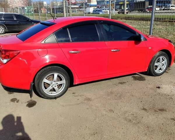 Красный Шевроле Круз, объемом двигателя 1.8 л и пробегом 155 тыс. км за 7200 $, фото 6 на Automoto.ua