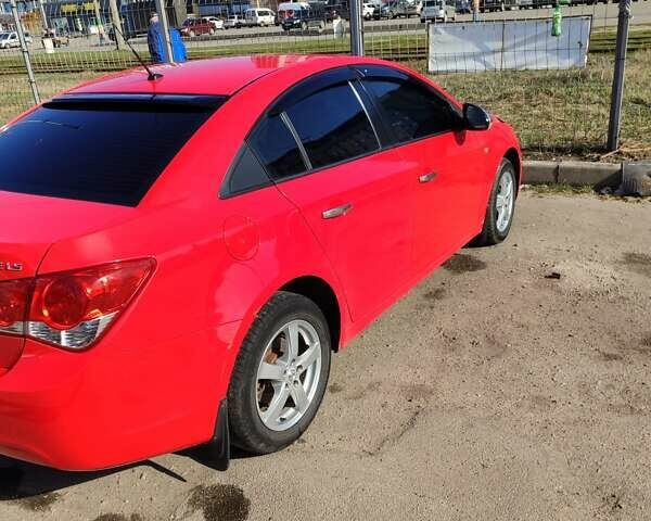 Красный Шевроле Круз, объемом двигателя 1.8 л и пробегом 155 тыс. км за 7200 $, фото 4 на Automoto.ua