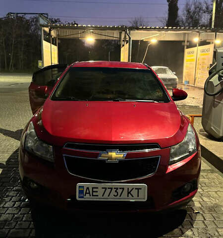 Красный Шевроле Круз, объемом двигателя 1.8 л и пробегом 130 тыс. км за 6700 $, фото 1 на Automoto.ua
