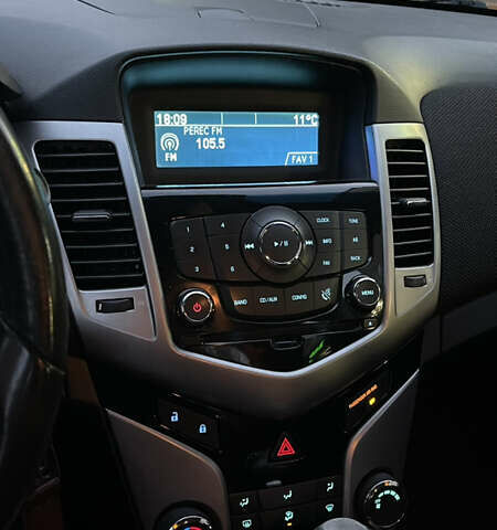 Красный Шевроле Круз, объемом двигателя 1.36 л и пробегом 204 тыс. км за 5399 $, фото 17 на Automoto.ua