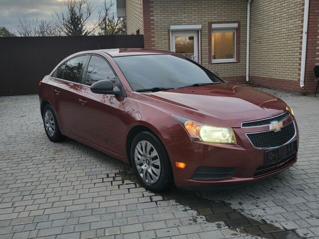 Красный Шевроле Круз, объемом двигателя 1.8 л и пробегом 174 тыс. км за 6300 $, фото 2 на Automoto.ua