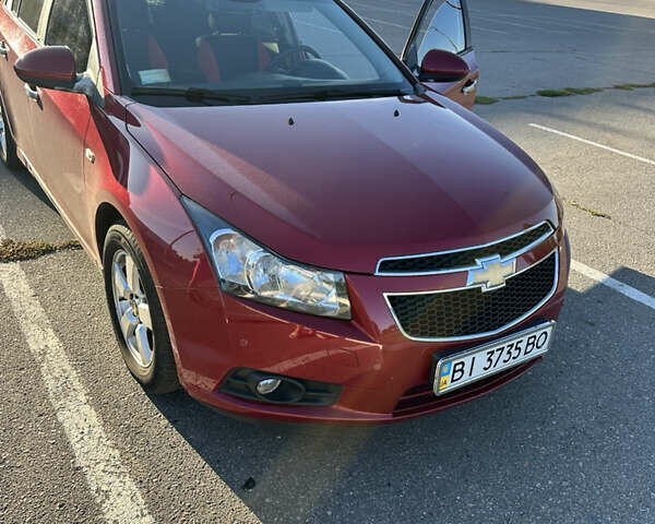 Красный Шевроле Круз, объемом двигателя 1.8 л и пробегом 120 тыс. км за 6700 $, фото 1 на Automoto.ua