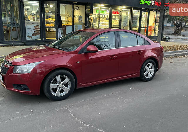 Красный Шевроле Круз, объемом двигателя 1.36 л и пробегом 204 тыс. км за 5399 $, фото 3 на Automoto.ua