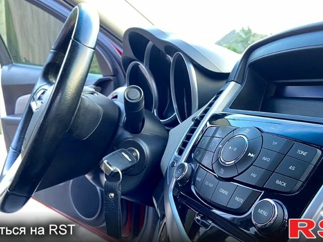 Красный Шевроле Круз, объемом двигателя 1.6 л и пробегом 121 тыс. км за 8000 $, фото 4 на Automoto.ua