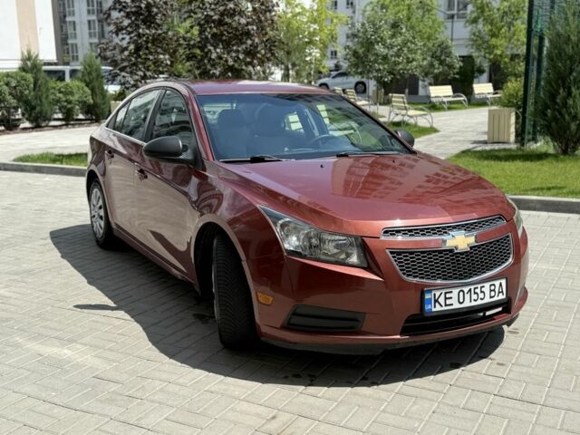 Красный Шевроле Круз, объемом двигателя 1.8 л и пробегом 287 тыс. км за 5500 $, фото 3 на Automoto.ua