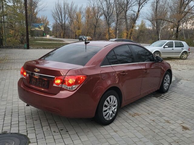 Красный Шевроле Круз, объемом двигателя 1.8 л и пробегом 174 тыс. км за 6300 $, фото 5 на Automoto.ua