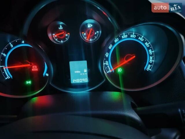 Красный Шевроле Круз, объемом двигателя 1.6 л и пробегом 148 тыс. км за 7000 $, фото 16 на Automoto.ua