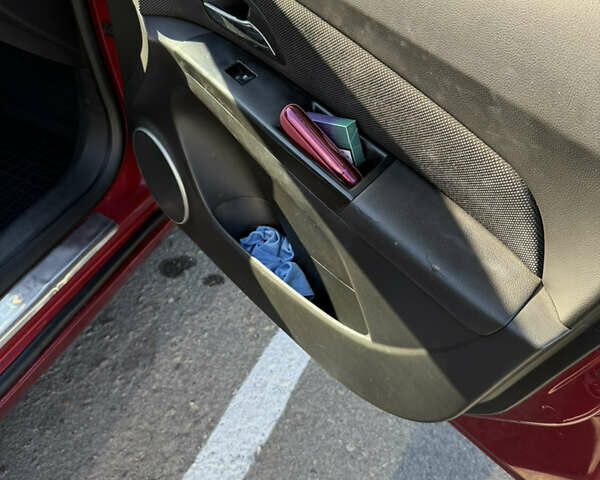 Красный Шевроле Круз, объемом двигателя 1.8 л и пробегом 180 тыс. км за 6800 $, фото 19 на Automoto.ua