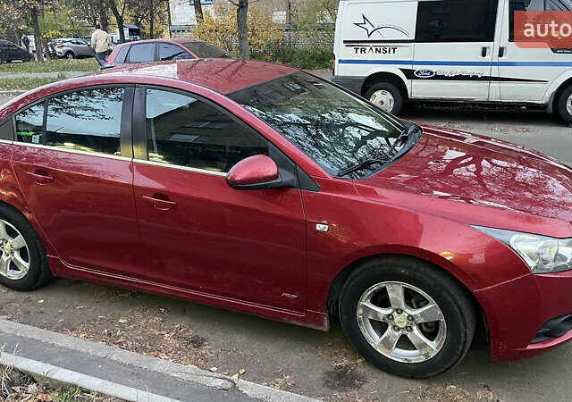 Красный Шевроле Круз, объемом двигателя 1.36 л и пробегом 204 тыс. км за 5399 $, фото 4 на Automoto.ua