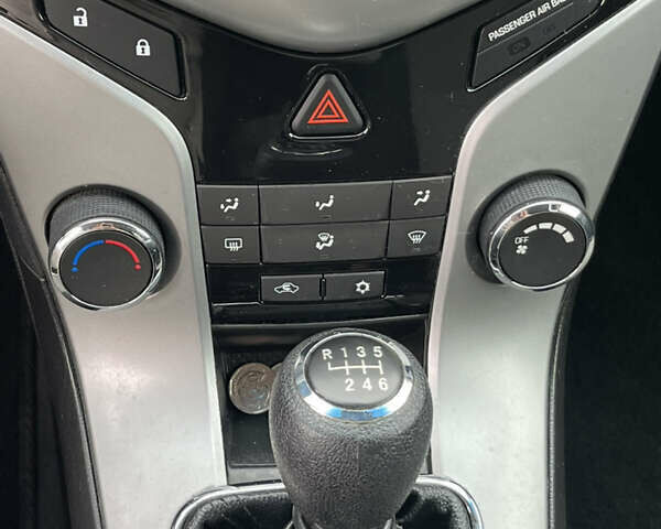 Червоний Шевроле Круз, об'ємом двигуна 1.8 л та пробігом 265 тис. км за 6150 $, фото 14 на Automoto.ua