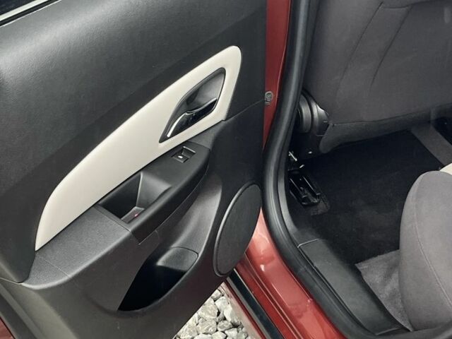 Червоний Шевроле Круз, об'ємом двигуна 1.8 л та пробігом 265 тис. км за 6150 $, фото 15 на Automoto.ua