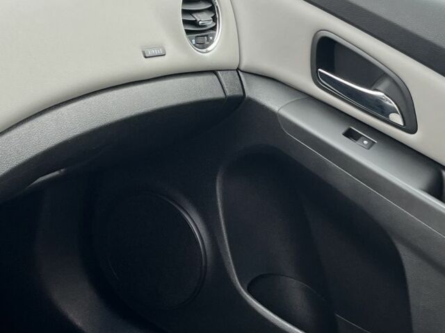 Червоний Шевроле Круз, об'ємом двигуна 1.8 л та пробігом 265 тис. км за 6150 $, фото 13 на Automoto.ua