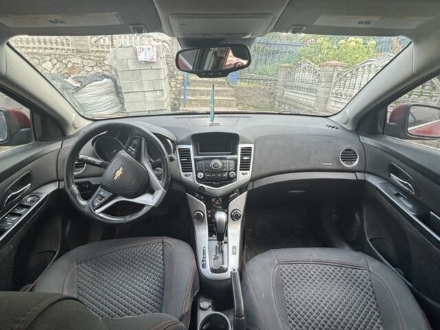 Красный Шевроле Круз, объемом двигателя 1.4 л и пробегом 23 тыс. км за 5500 $, фото 1 на Automoto.ua