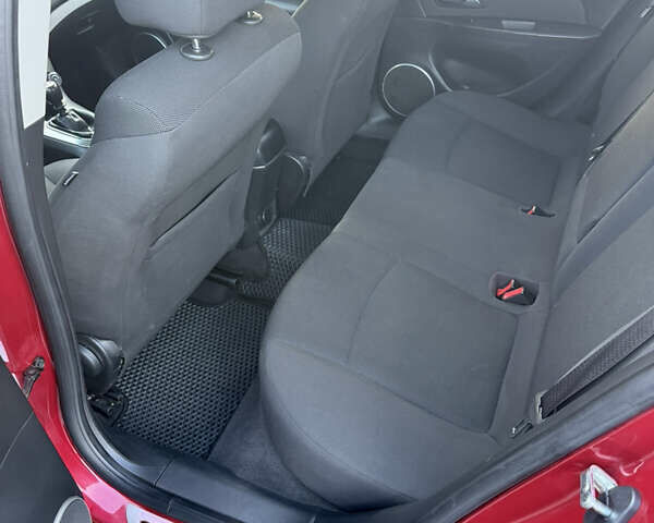 Красный Шевроле Круз, объемом двигателя 1.8 л и пробегом 200 тыс. км за 6450 $, фото 19 на Automoto.ua