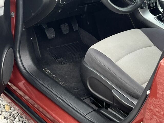 Червоний Шевроле Круз, об'ємом двигуна 1.8 л та пробігом 265 тис. км за 6150 $, фото 9 на Automoto.ua