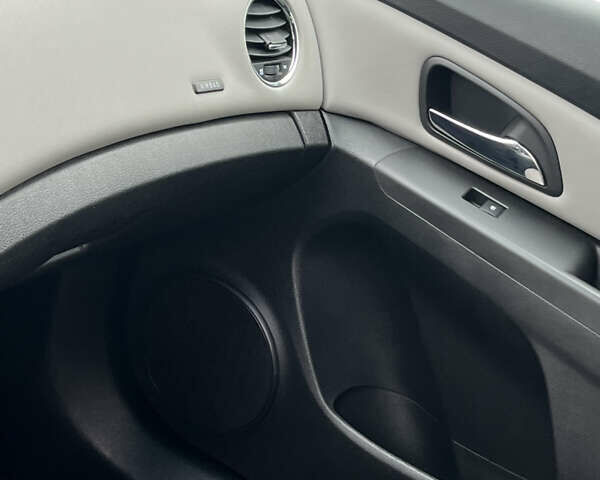 Червоний Шевроле Круз, об'ємом двигуна 1.8 л та пробігом 265 тис. км за 6150 $, фото 13 на Automoto.ua