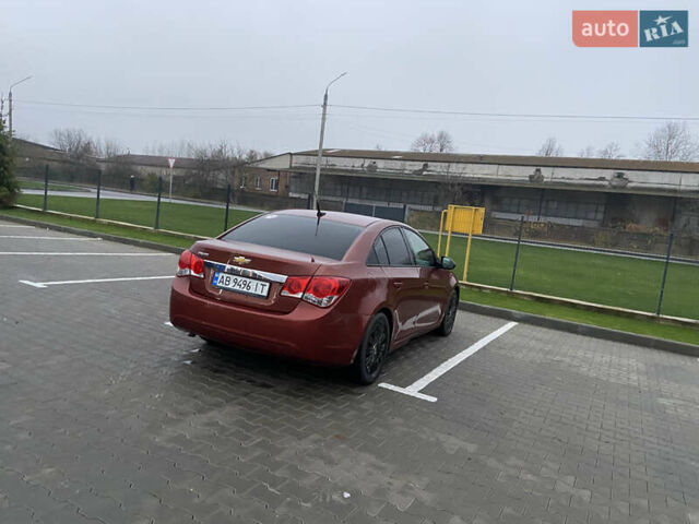 Красный Шевроле Круз, объемом двигателя 1.8 л и пробегом 266 тыс. км за 6250 $, фото 5 на Automoto.ua