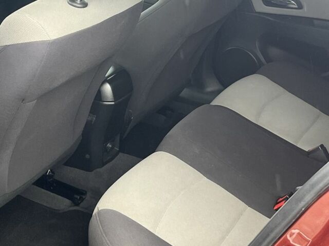 Червоний Шевроле Круз, об'ємом двигуна 1.8 л та пробігом 265 тис. км за 6150 $, фото 16 на Automoto.ua